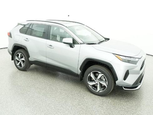 New 2025 Toyota RAV4 SE image 27