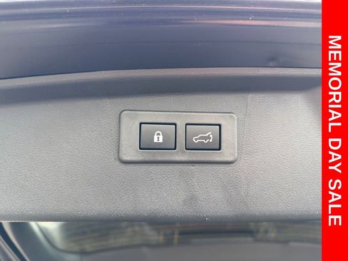 Used 2025 Subaru Outback Premium w/ Popular Package #1A AWD/4WD image 8