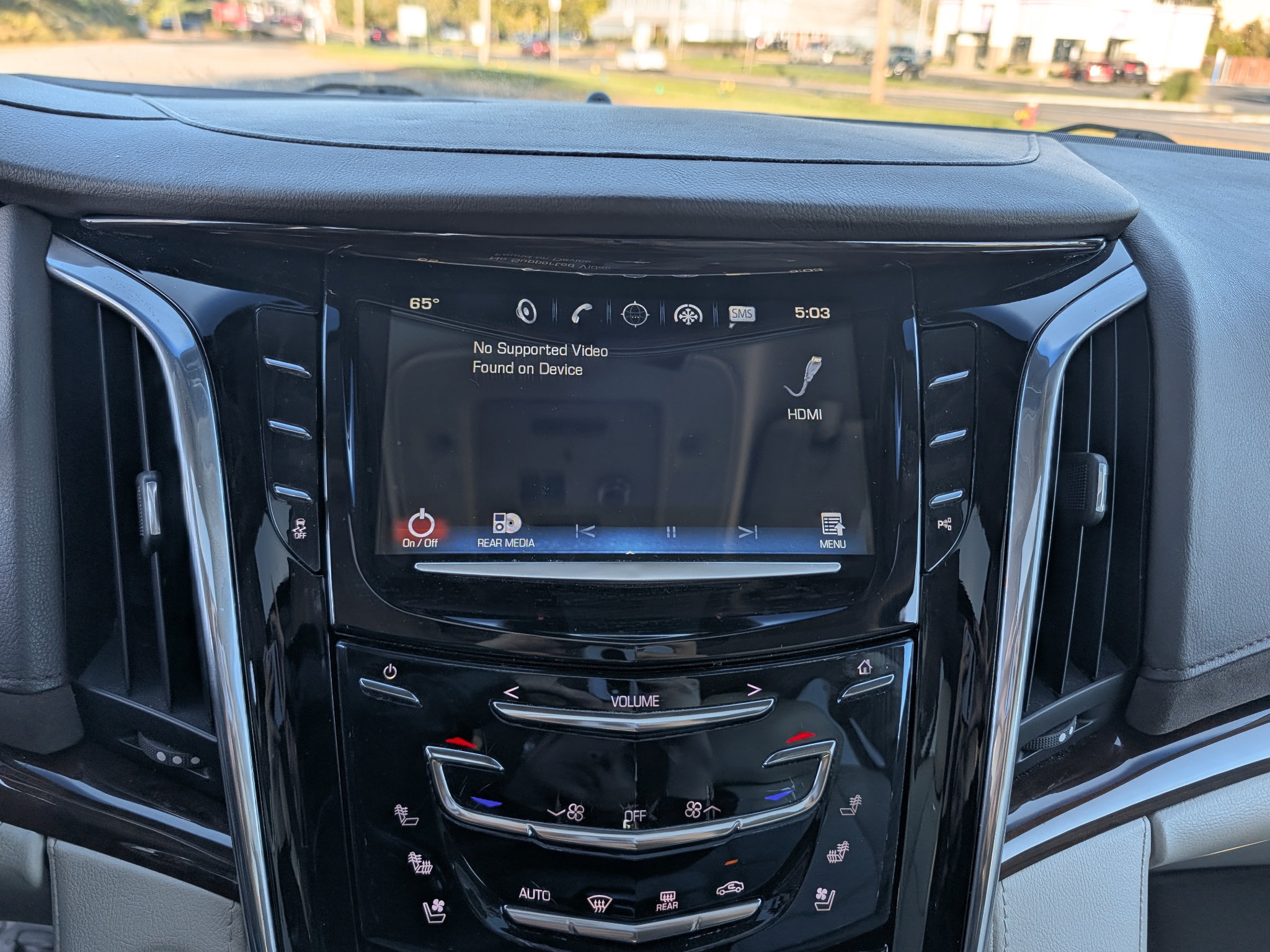 Used 2017 Cadillac Escalade ESV Luxury AWD/4WD image 31