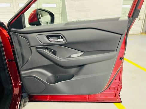 New 2026 Nissan Rogue SV FWD image 32