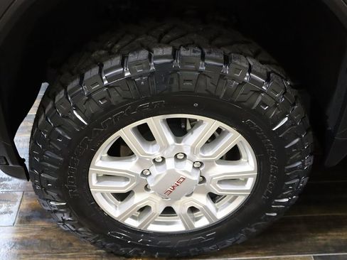 Used 2024 GMC Sierra 2500 SLE image 46