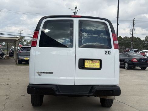 Used 2022 Chevrolet Express 2500 w/ Driver Convenience Package RWD image 2