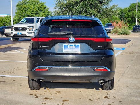 Used 2023 Toyota Venza XLE AWD/4WD image 6