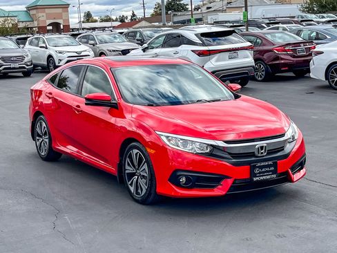 Used 2018 Honda Civic EX-T image 5