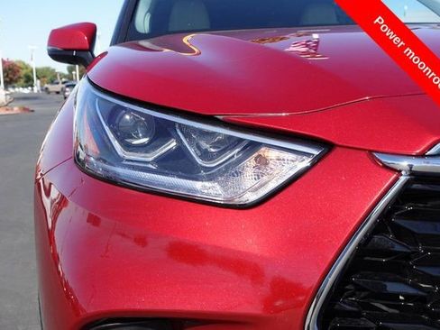 Used 2022 Toyota Highlander Limited image 7