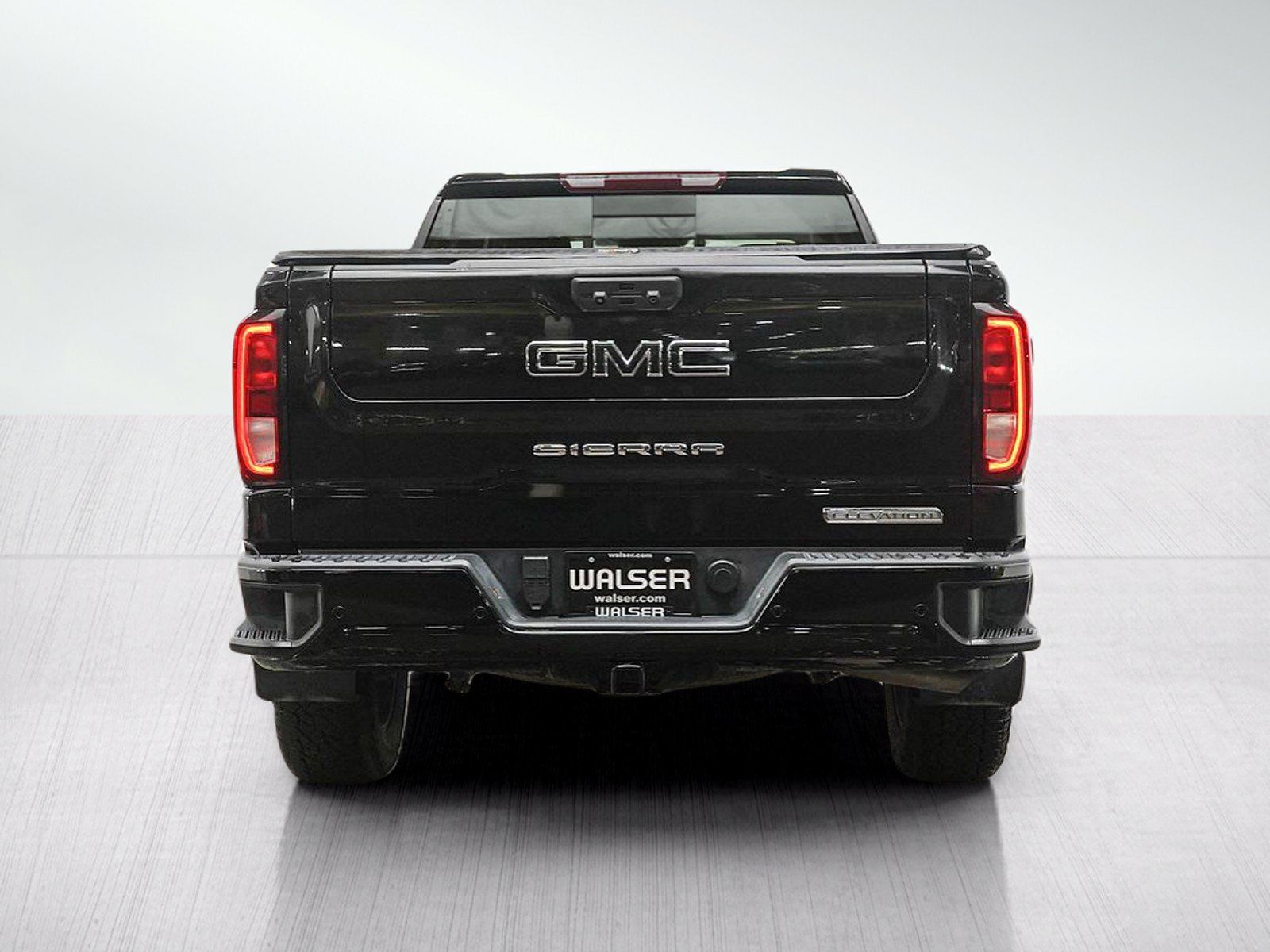 Used 2024 GMC Sierra 1500 Elevation w/ Elevation Premium Package AWD/4WD image 4
