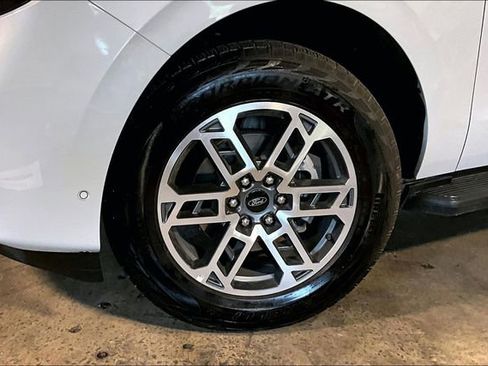 Used 2025 Ford Expedition Active AWD/4WD image 8