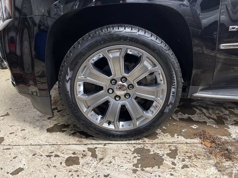 Used 2017 GMC Yukon Denali AWD/4WD image 11