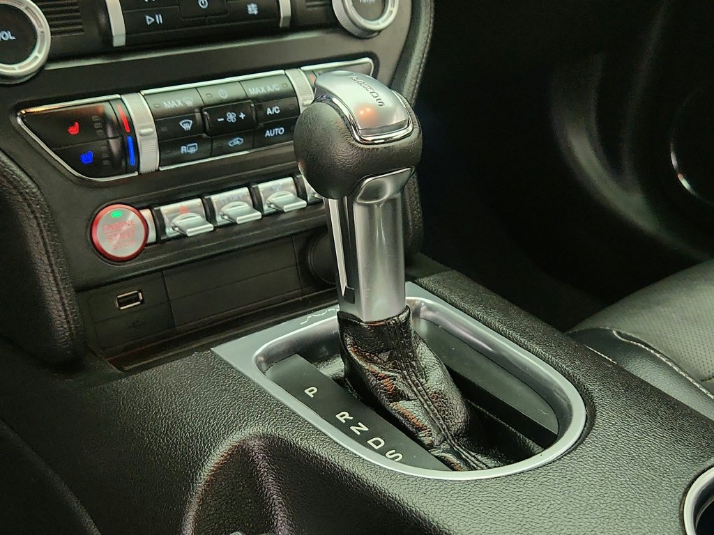 Used 2020 Ford Mustang Premium RWD image 15