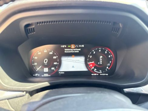 Used 2018 Volvo XC60 T6 R-Design w/ Convenience Package AWD/4WD image 13