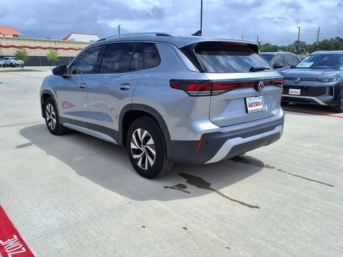 New 2026 Volkswagen Tiguan S FWD image 8