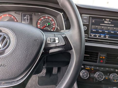 Used 2020 Volkswagen Jetta SE w/ SE Cold Weather Package image 14