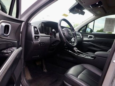 Certified 2022 Kia Sorento SX image 17