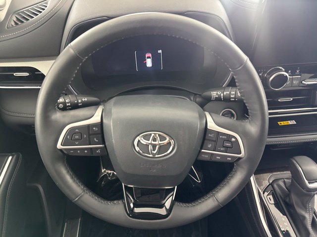Used 2024 Toyota Highlander Platinum AWD/4WD image 24