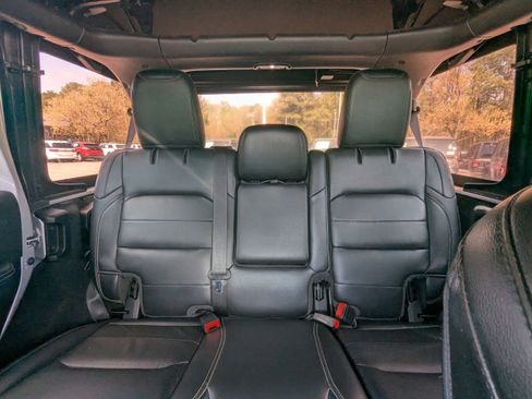 Used 2022 Jeep Wrangler Unlimited Sahara w/ LED Lighting Group image 11