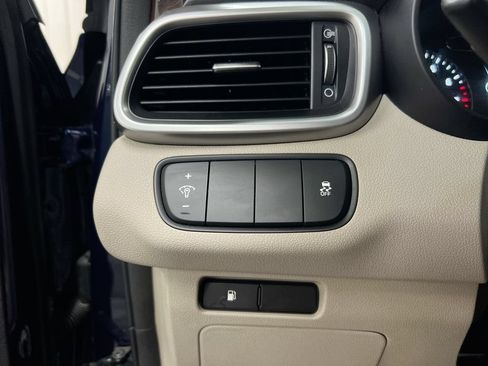 Used 2017 Kia Sorento AWD image 19