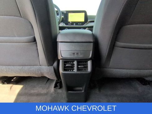 Used 2025 Chevrolet Equinox LT AWD/4WD image 22