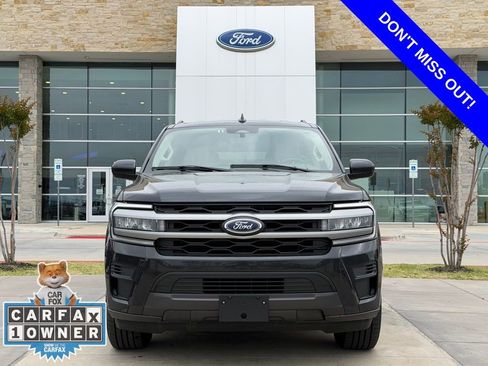 Used 2024 Ford Expedition Max XLT image 2