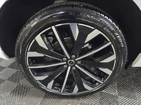 Used 2026 Volvo XC60 B5 Ultra AWD/4WD image 14