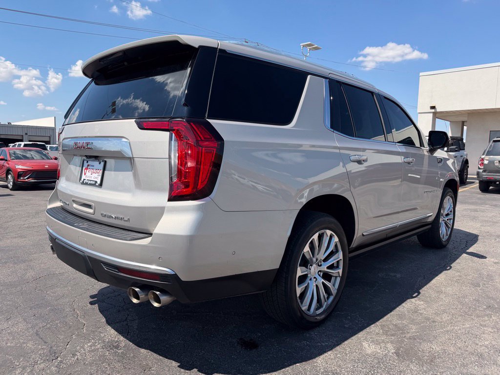 Used 2023 GMC Yukon Denali w/ Denali Reserve Package AWD/4WD image 3