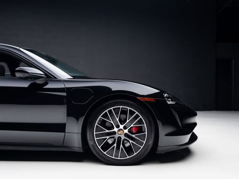 Used 2022 Porsche Taycan 4S image 36