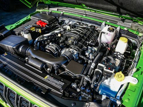 Used 2025 Jeep Gladiator Sport image 23