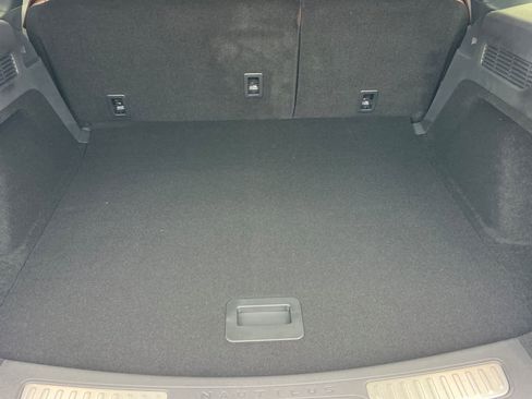 New 2026 Lincoln Nautilus Reserve image 16