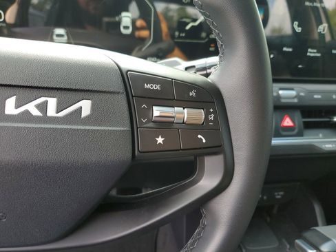 Certified 2025 Kia K4 EX FWD image 22