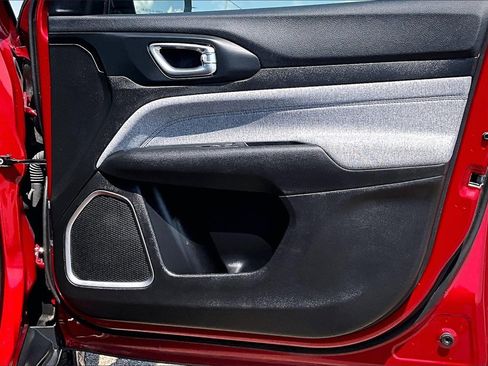 Used 2025 Jeep Compass Latitude image 29