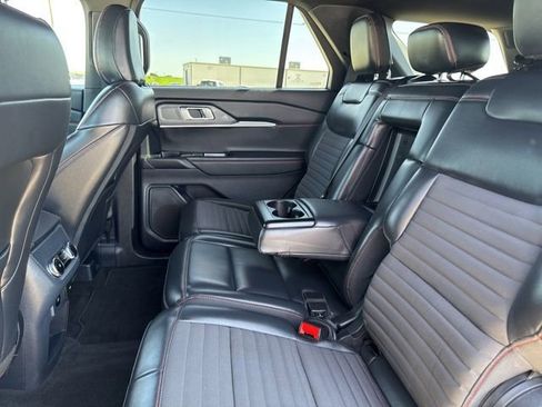 Used 2025 Ford Explorer ST-Line w/ ST-Line Street Pack AWD/4WD image 26