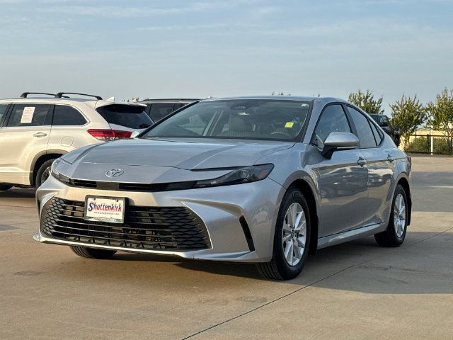 Used 2025 Toyota Camry LE w/ Convenience Package FWD image 3