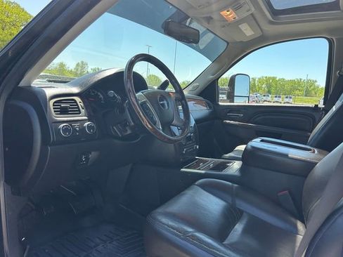 Used 2013 GMC Sierra 2500 Denali w/ Suspension Package, Off-Road AWD/4WD image 11