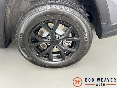 Used 2025 Jeep Grand Cherokee L Altitude image 32