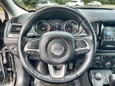 Used 2020 Jeep Compass Latitude image 11