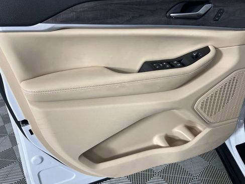 Used 2023 Jeep Grand Cherokee L Limited image 26