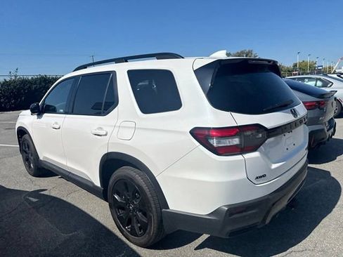 Used 2026 Honda Pilot Black Edition image 12