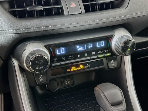 Used 2025 Toyota RAV4 XLE FWD image 23