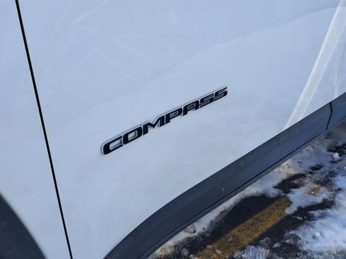 Used 2023 Jeep Compass Limited image 3