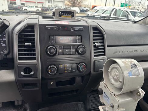 Used 2019 Ford F550 2WD Regular Cab Super Duty image 8
