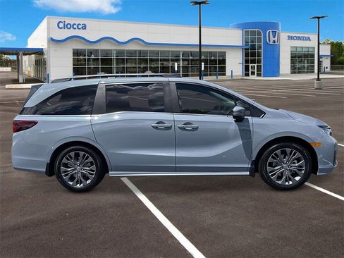 New 2026 Honda Odyssey Touring image 6