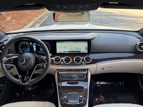 Used 2022 Mercedes-Benz E 350 Sedan w/ Driver Assistance Package image 22