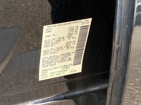 Used 2019 Nissan Titan SV AWD/4WD image 26