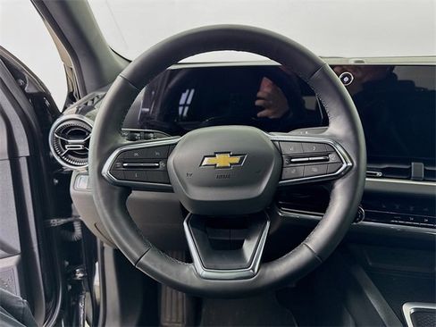 Used 2025 Chevrolet Equinox LT image 12