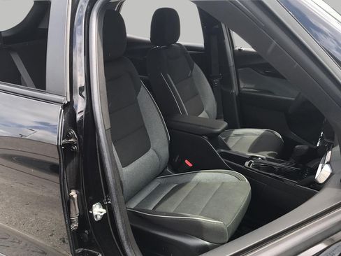 Certified 2022 Chevrolet TrailBlazer LT w/ Confidence II Package FWD image 13