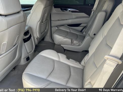 Used 2015 Cadillac Escalade Premium image 15