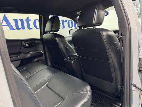 Used 2017 Toyota Tacoma TRD Pro AWD/4WD image 19