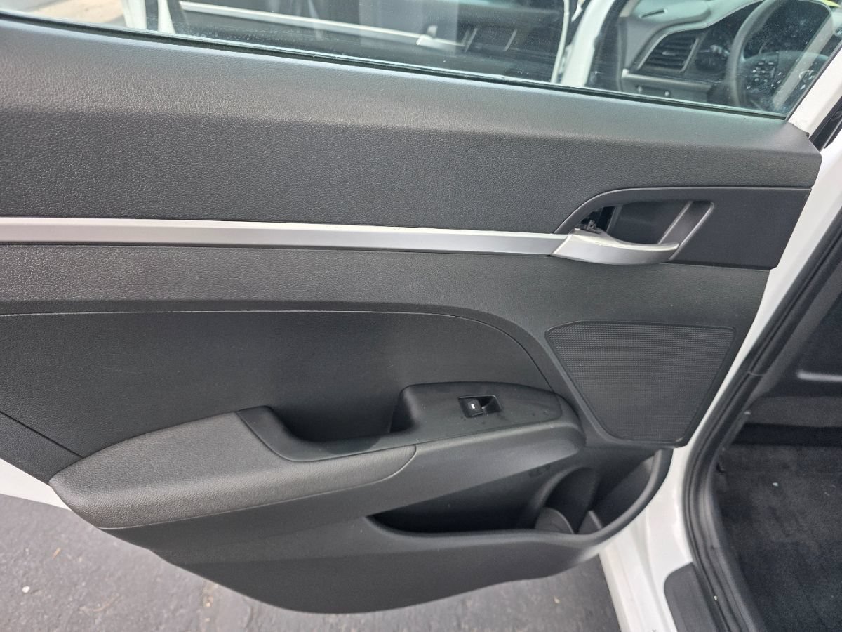 Used 2019 Hyundai Elantra SE w/ Cargo Package FWD image 21