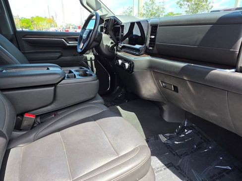Used 2024 GMC Sierra 1500 SLT image 9