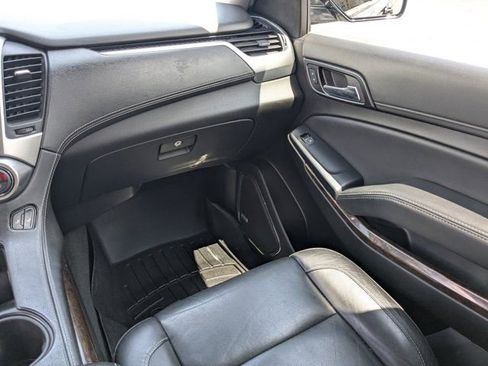 Used 2019 Chevrolet Tahoe LT w/ Luxury Package AWD/4WD image 17