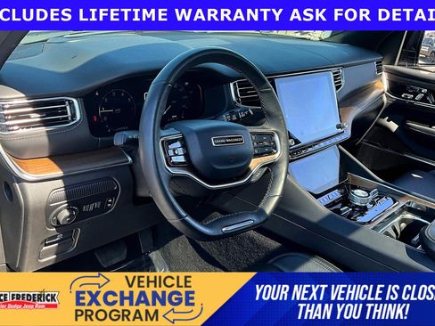 Used 2024 Jeep Grand Wagoneer L 4WD image 11